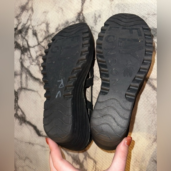 Fly London Black Wedge Sandals 39 8 8.5 vacation spring summer - Picture 10 of 10